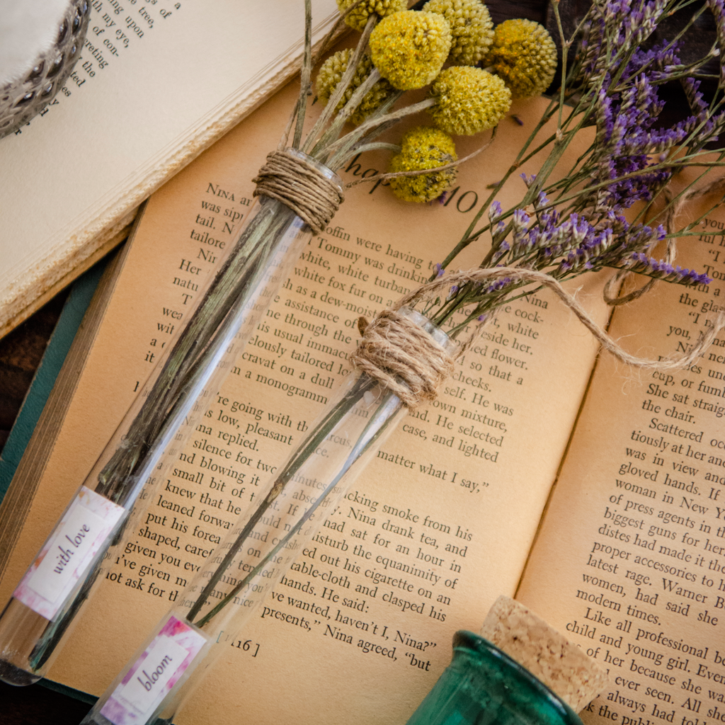Simple, Bitty Bouquets for Your Galentines