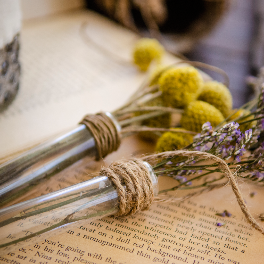 Simple, Bitty Bouquets for Your Galentines
