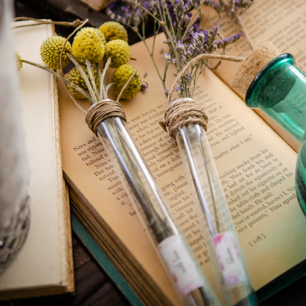 Simple, Bitty Bouquets for Your Galentines