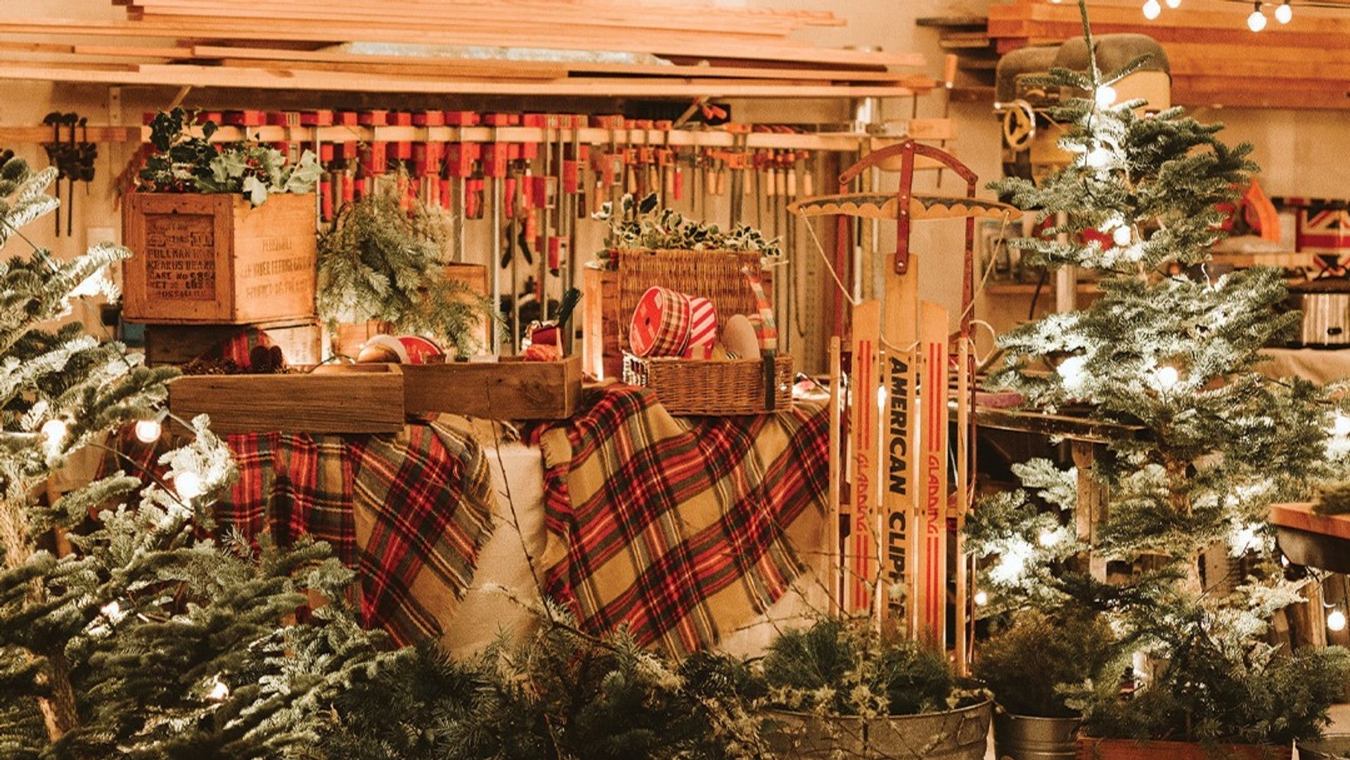 5 Festive Themes for a Memorable Christmas Party from Mingle