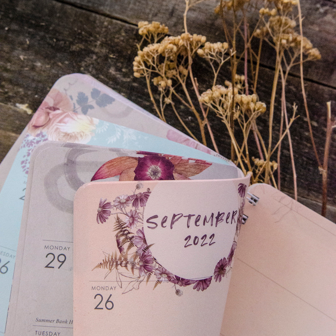 2021 - 2022 Golden Hour On-the-Go Weekly Planner