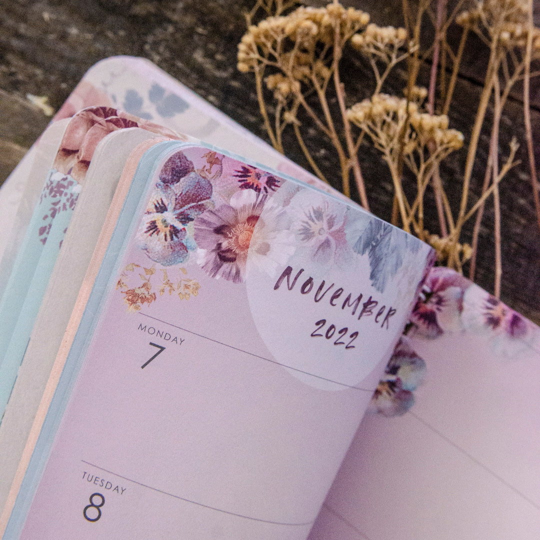 2021 - 2022 Golden Hour On-the-Go Weekly Planner