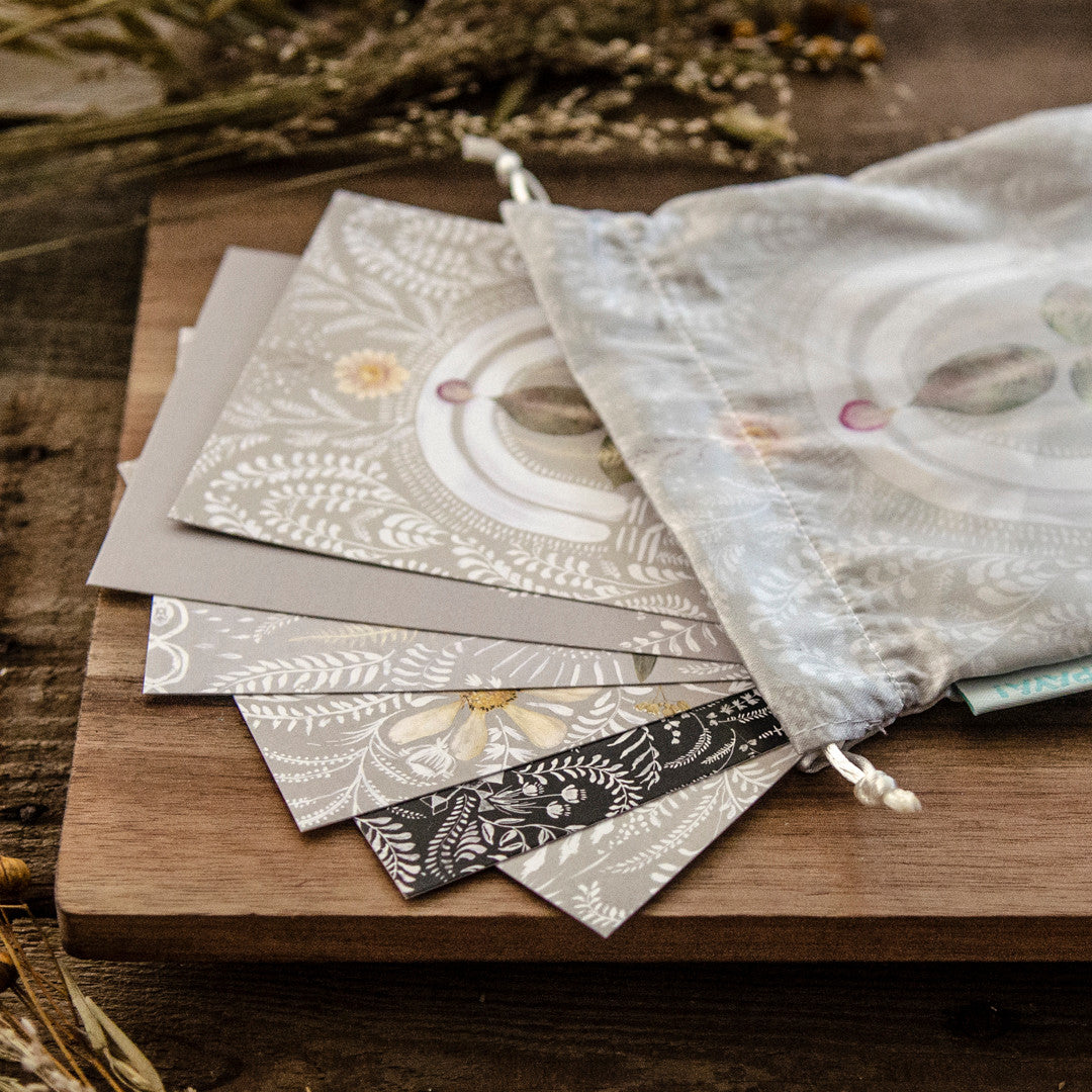 Altar Lace Postcard Set in Satin Gift Bag