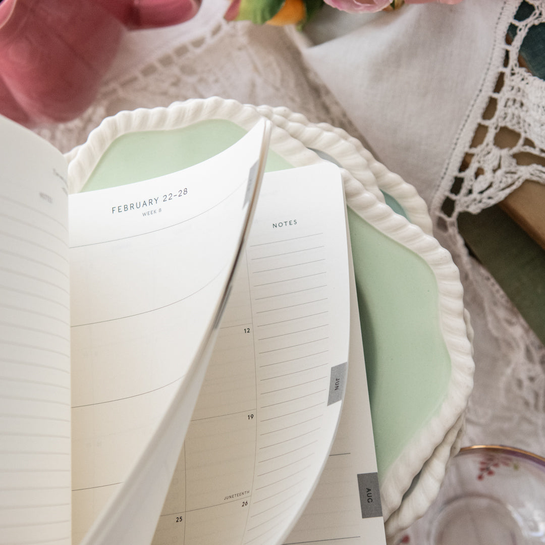 2027 Sage Hydrangea 12-Month Softcover Spiral Planner