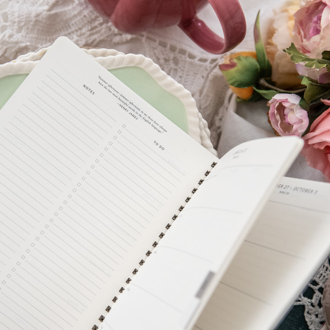 2027 Sage Hydrangea 12-Month Softcover Spiral Planner