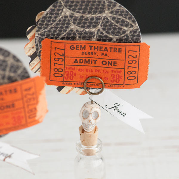 Halloween Party Favor Bags and Place Cards Project