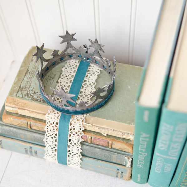 Distressed Crown and Bookshelf Propping Idea